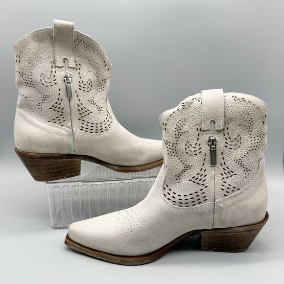 Sundance Snip Toe Suede Western Boho Ankle Boots Ivory 2" Heel Size 37 - Picture 2 of 10